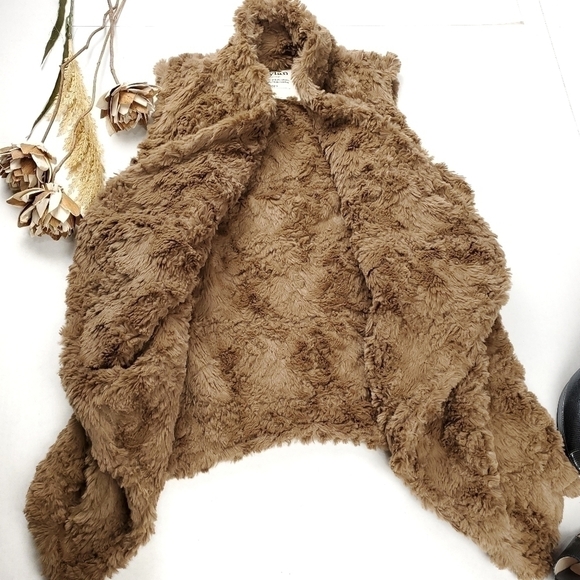 New Dylan Tan Brown plush Poly Fleece sz Xs - Picture 2 of 10